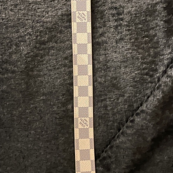 Louis Vuitton Damier Azur belt- If my pictures are needed please send a request - Picture 3 of 10